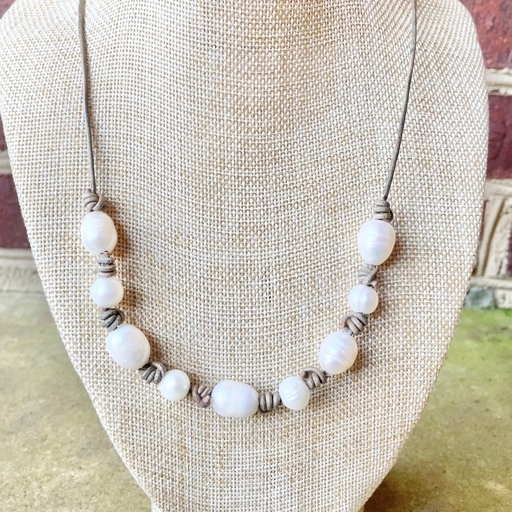 NEW Genuine Leather Pearl Simple Necklace